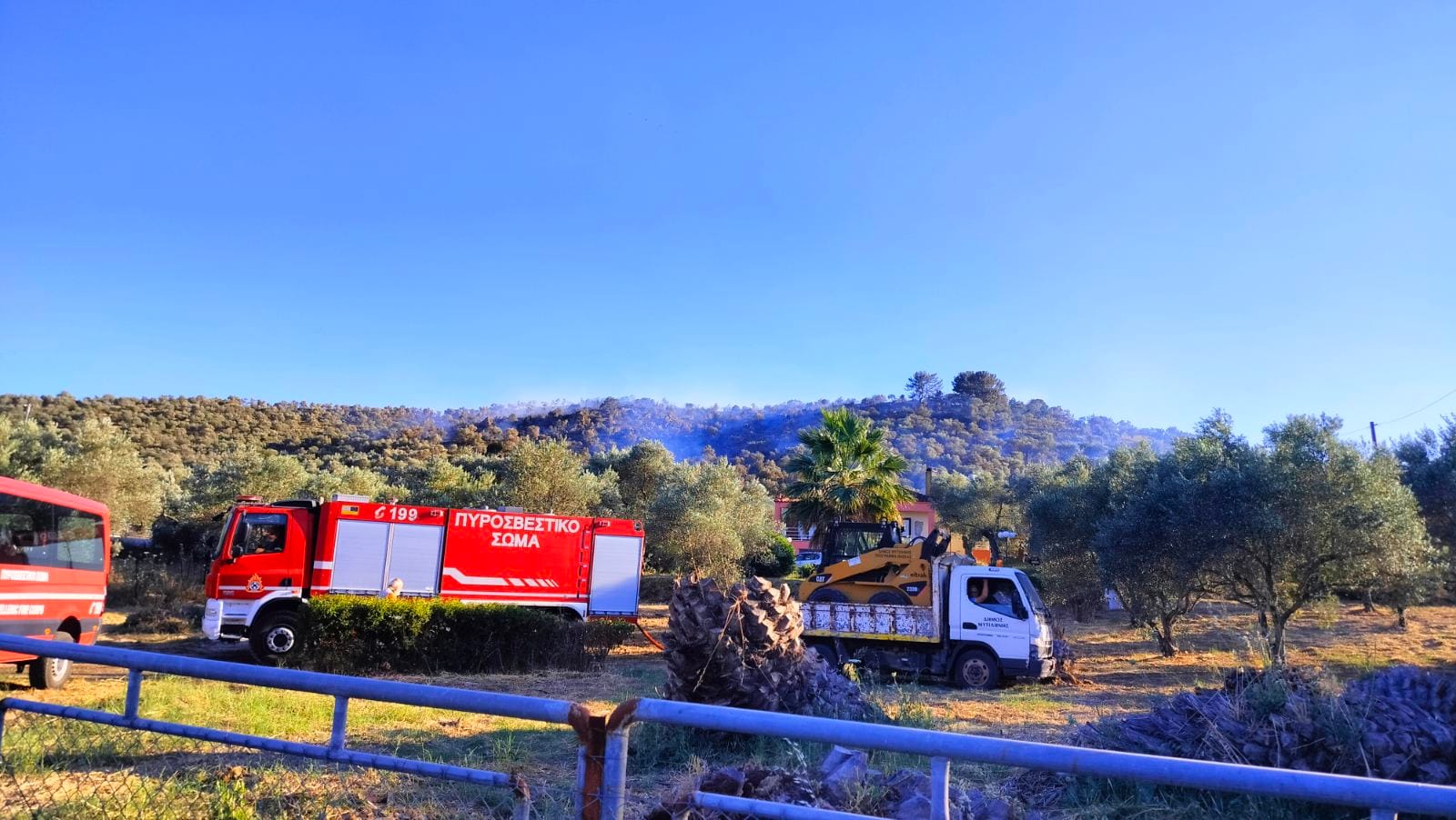 Συμβολή του Δήμου Μυτιλήνης στις επιχειρήσεις κατάσβεσης της πυρκαγιάς στην περιοχή της Μόριας