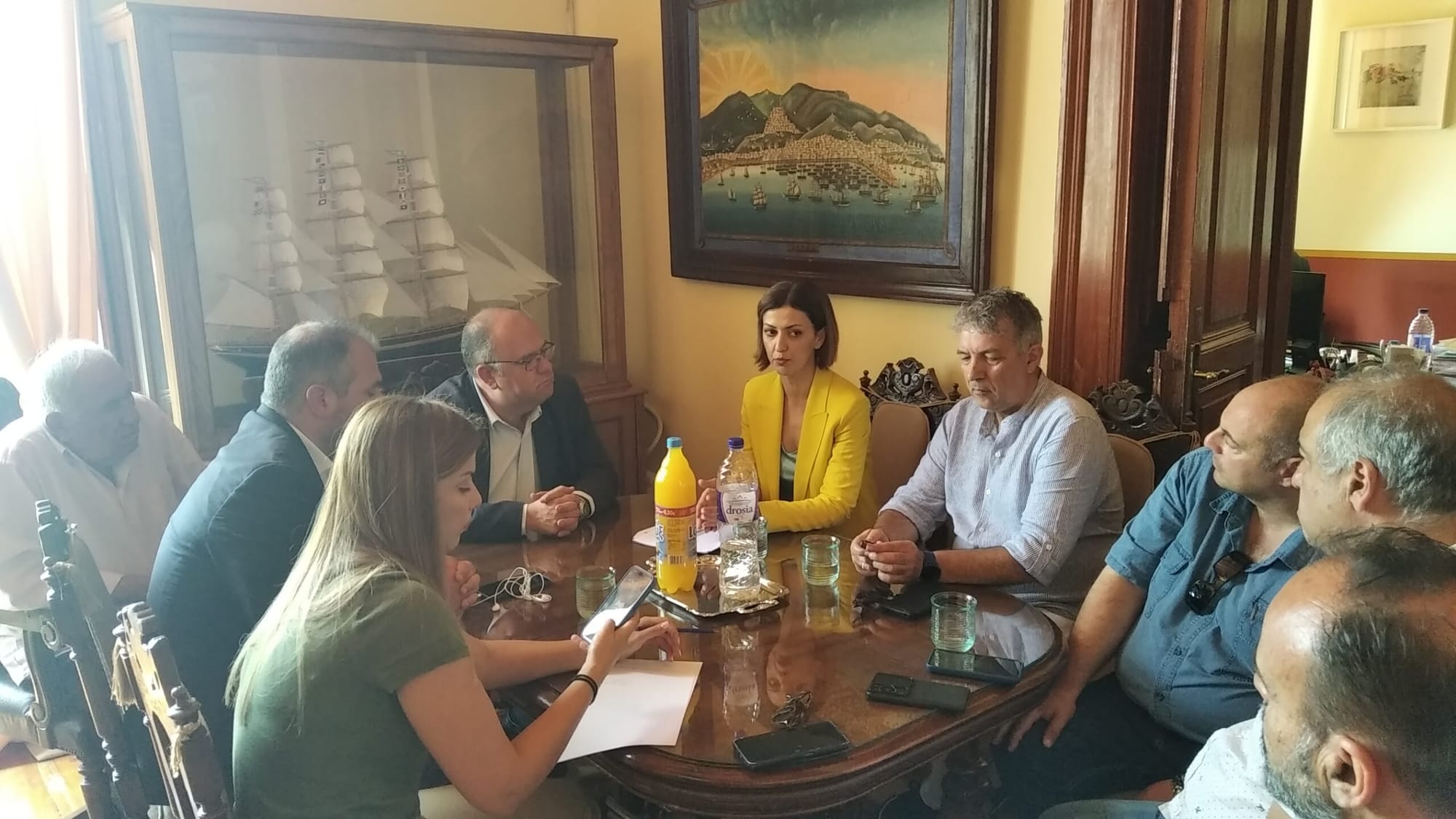 Σύρος: Συνάντηση Δημάρχου με την Ειρήνη Αγαπηδάκη